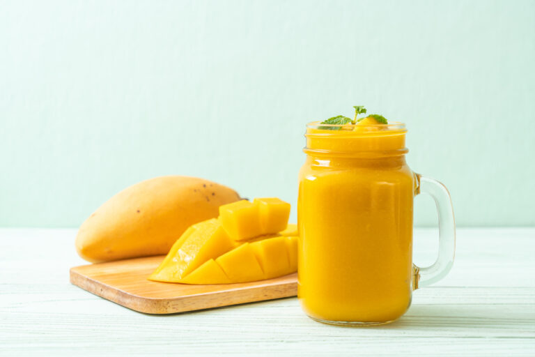 fresh-mango-smoothies